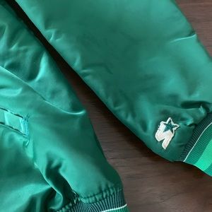 STARTER Jackets & Coats - Vintage Milwaukee Bucks Starter Jacket STARTER Jackets & Coats - Vintage Milwaukee Bucks Starter Jacket